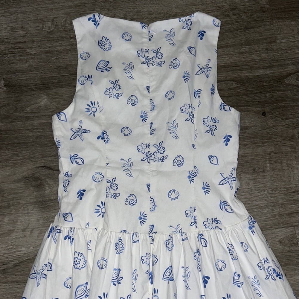 WAYF drop waist seashell print Midi Dress - Picture 8 of 13
